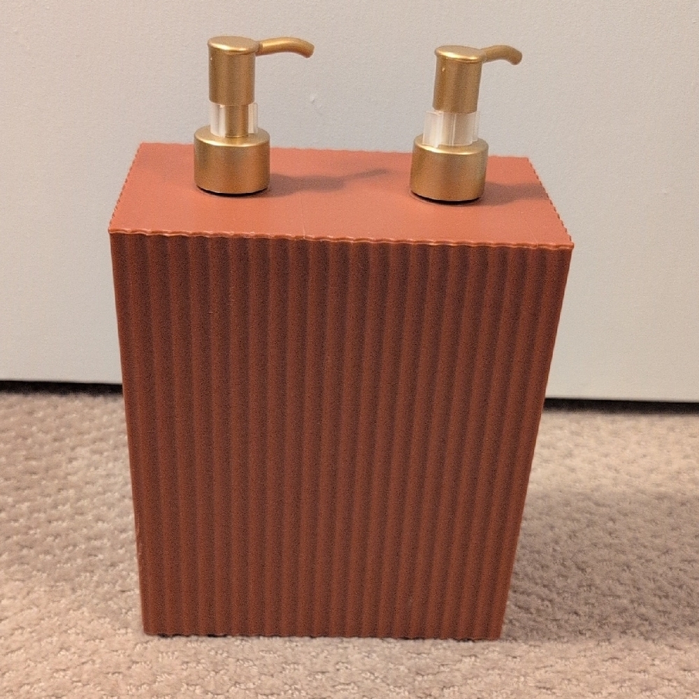 Elegant Brown Soap Double Dispenser Set NWOT Plastic